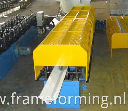 roof ridge cap forming machine 03